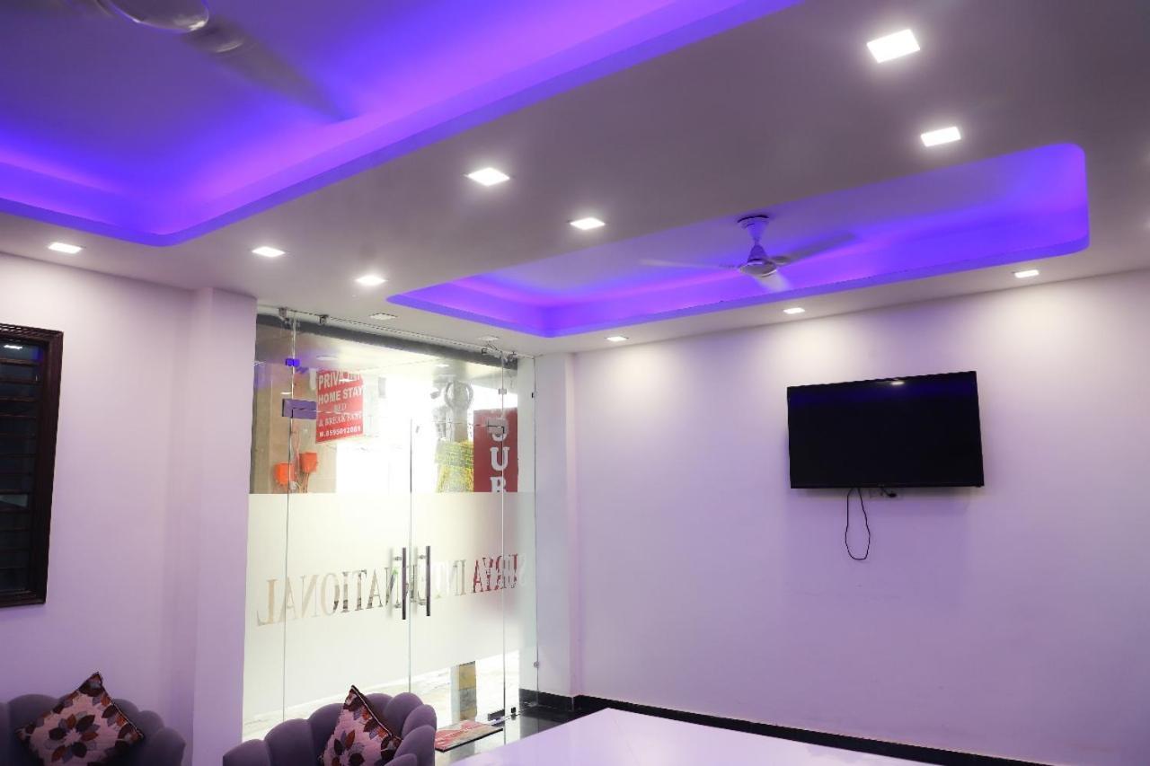 Surya International Bed & Breakfast Yeni Delhi Dış mekan fotoğraf