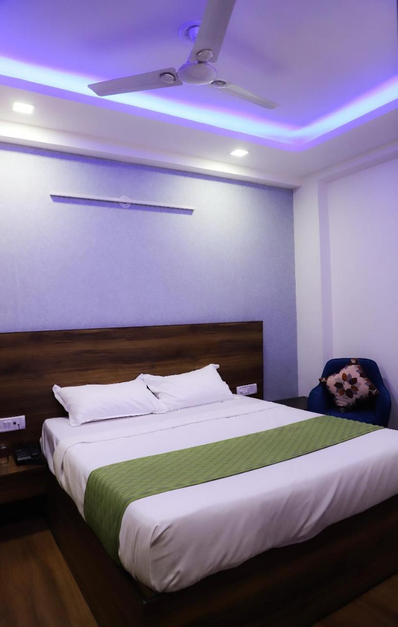 Surya International Bed & Breakfast Yeni Delhi Dış mekan fotoğraf