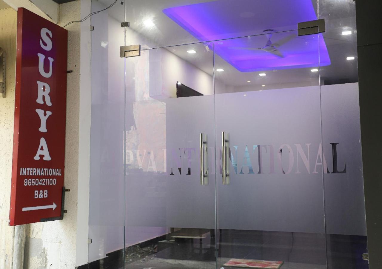 Surya International Bed & Breakfast Yeni Delhi Dış mekan fotoğraf