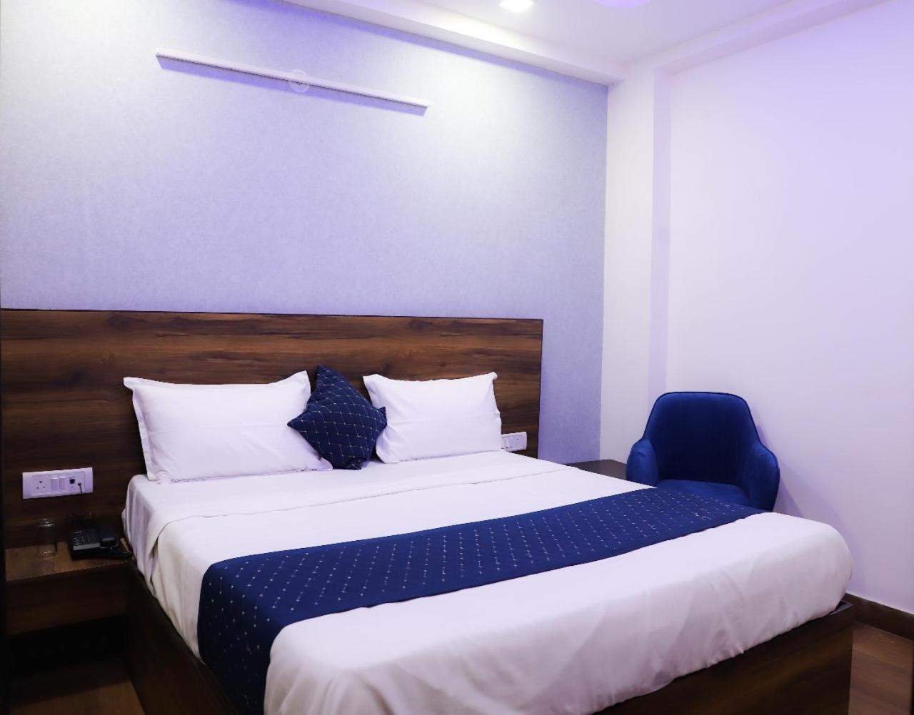 Surya International Bed & Breakfast Yeni Delhi Dış mekan fotoğraf
