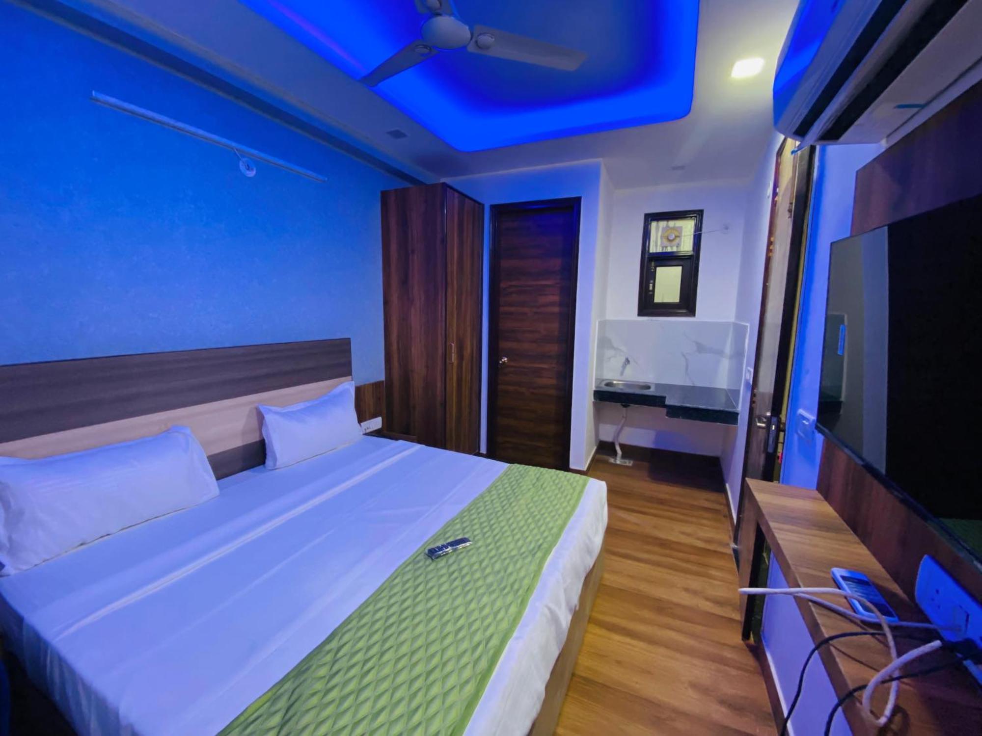 Surya International Bed & Breakfast Yeni Delhi Dış mekan fotoğraf
