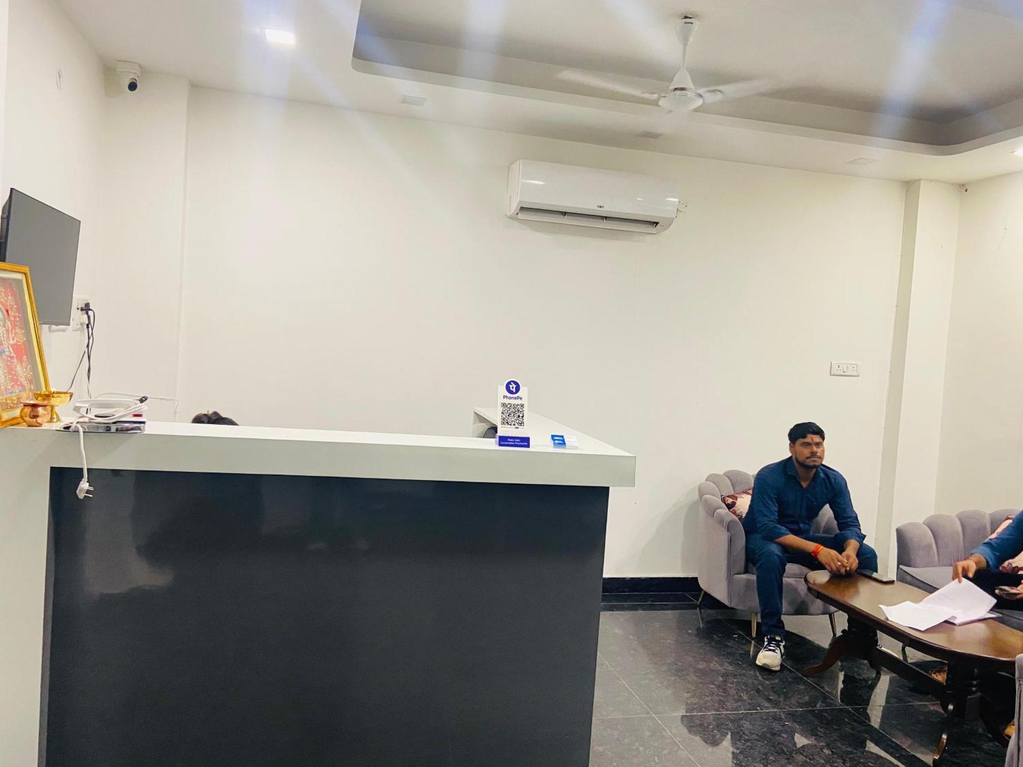 Surya International Bed & Breakfast Yeni Delhi Dış mekan fotoğraf