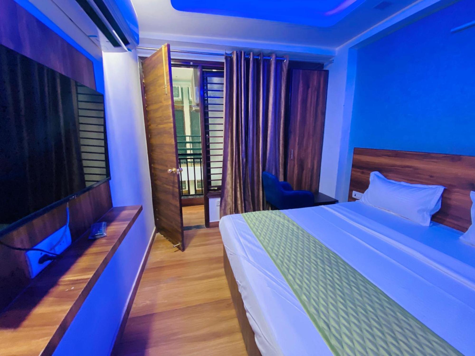 Surya International Bed & Breakfast Yeni Delhi Dış mekan fotoğraf