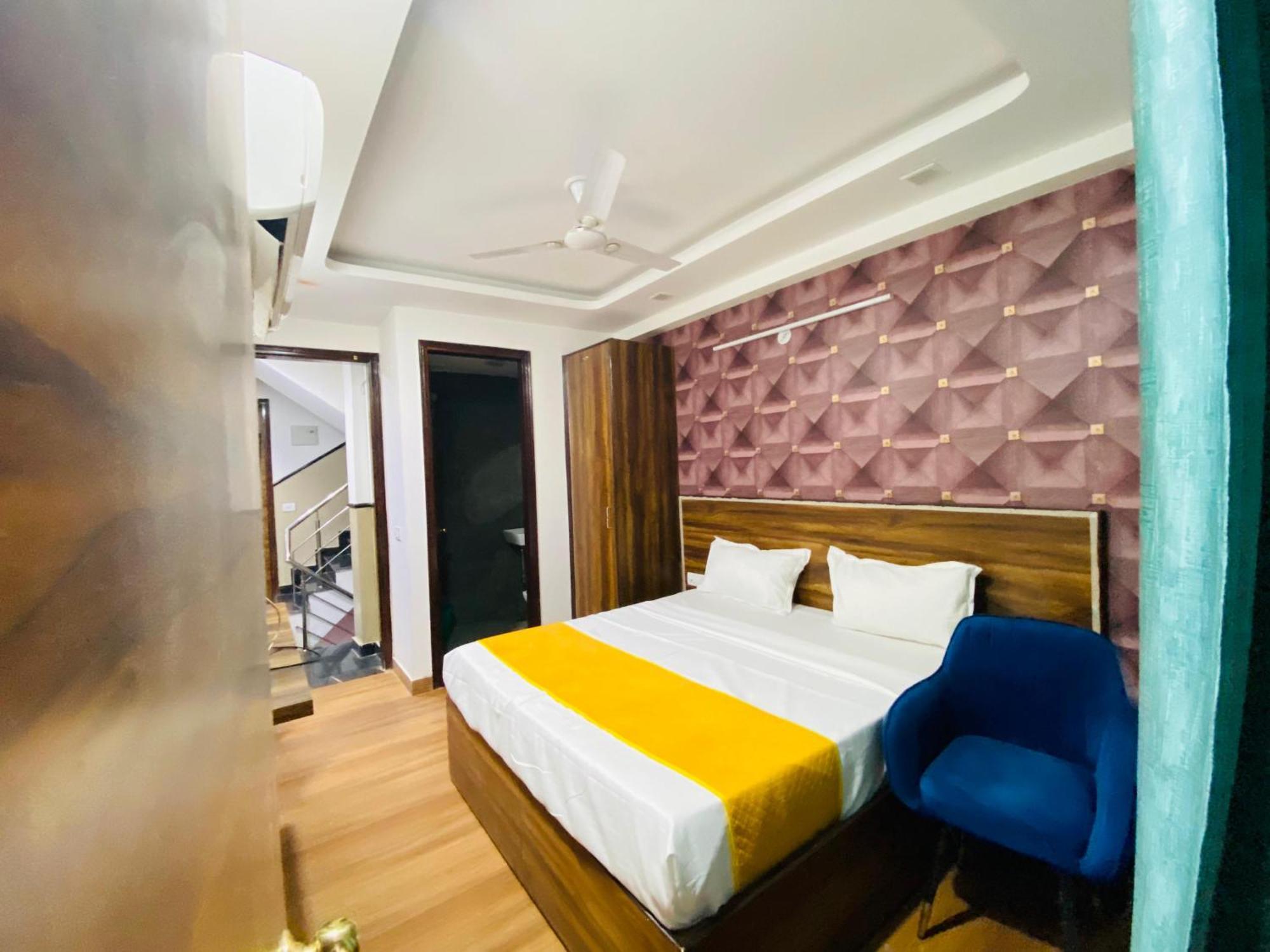 Surya International Bed & Breakfast Yeni Delhi Dış mekan fotoğraf