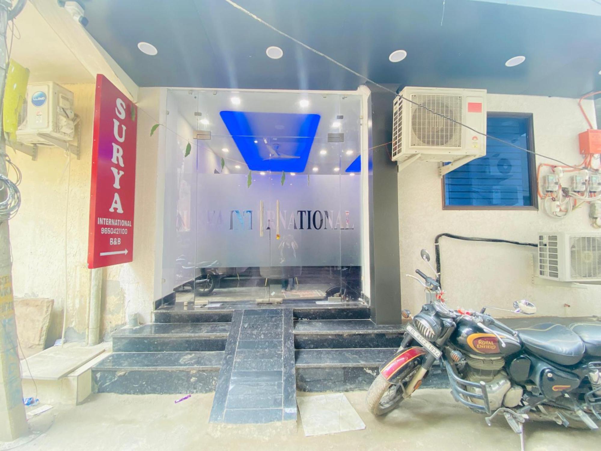 Surya International Bed & Breakfast Yeni Delhi Dış mekan fotoğraf