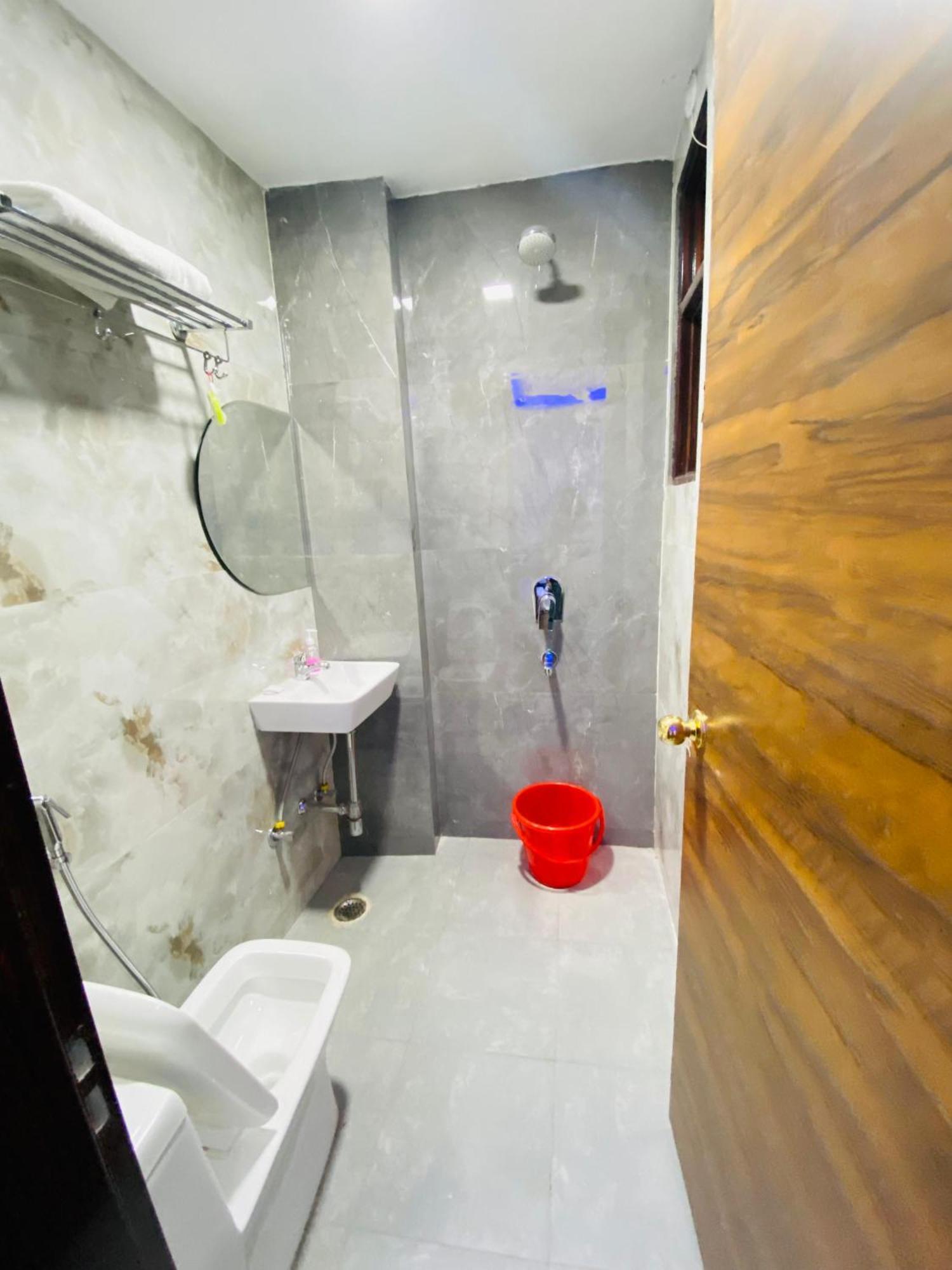 Surya International Bed & Breakfast Yeni Delhi Dış mekan fotoğraf